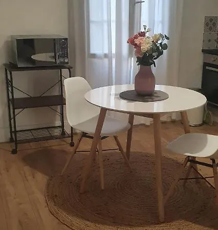 Apartment Nimes: Petit Cocon A 2 Pas Du Centre Historique *