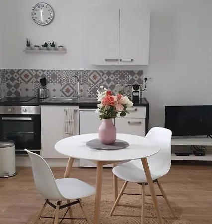 Nimes: Petit Cocon A 2 Pas Du Centre Historique Apartment Nimes