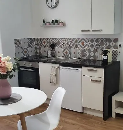 Apartment Nimes: Petit Cocon A 2 Pas Du Centre Historique